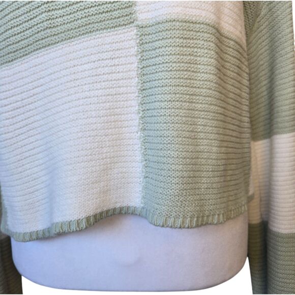 Moon & Madison Green White Knit Cropped Sweater XS - Picture 7 of 12